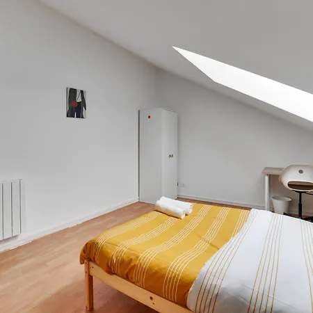 Chic And Spacious Apart With Parking Appartement *