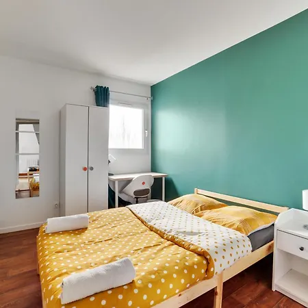 Chic And Spacious Apart With Parking Appartement *